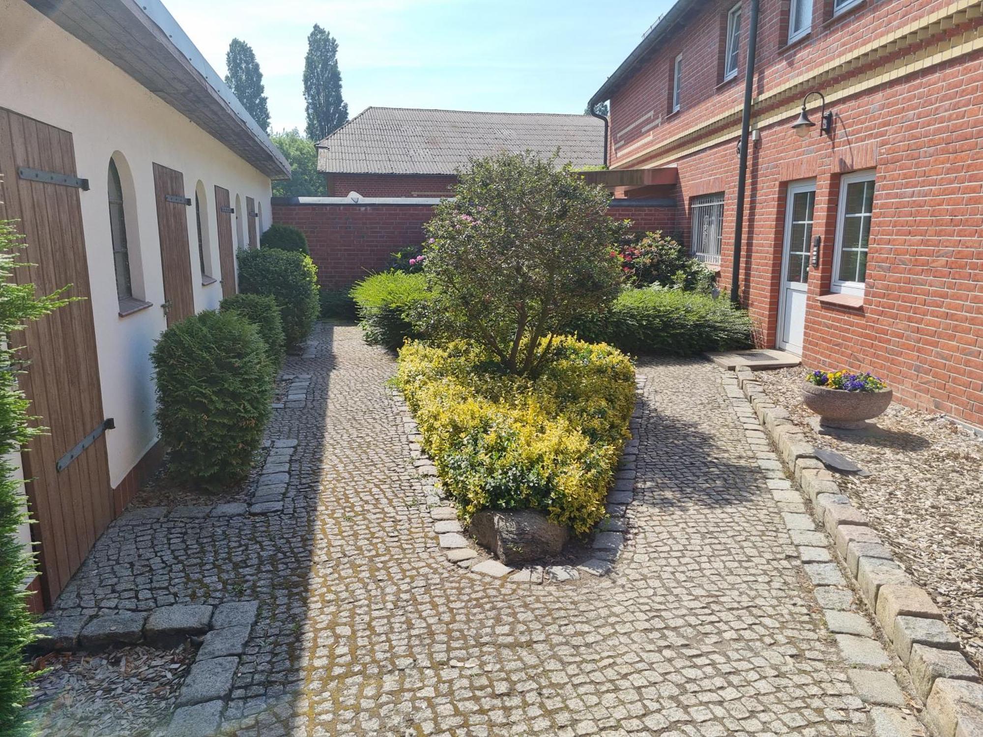 Ferienwohnungen Springer In Schoenefeld Ot Grossziethen Div Apartments Fuer Bis Zu 6 Personen Екстериор снимка